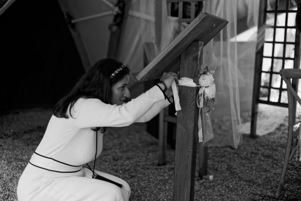 Photographie de mariage en extérieur, moments complices - LignyPicture
