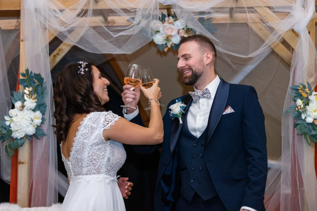 Reportage mariage Île-de-France, moment de tendresse - LignyPicture