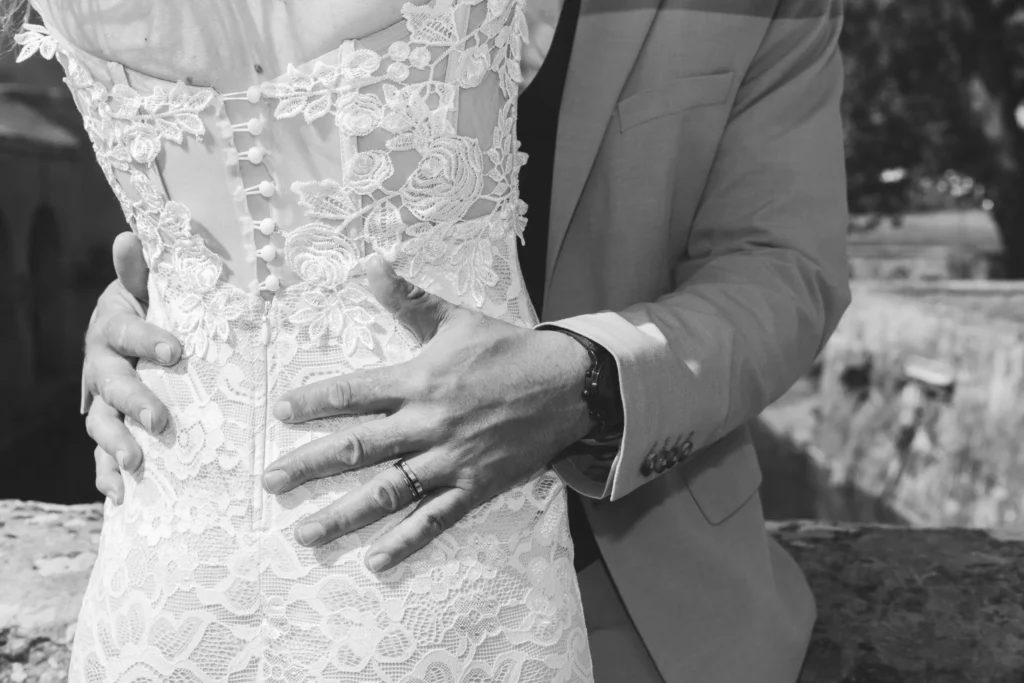 Photo de couple détail mariage domaine Toulouse